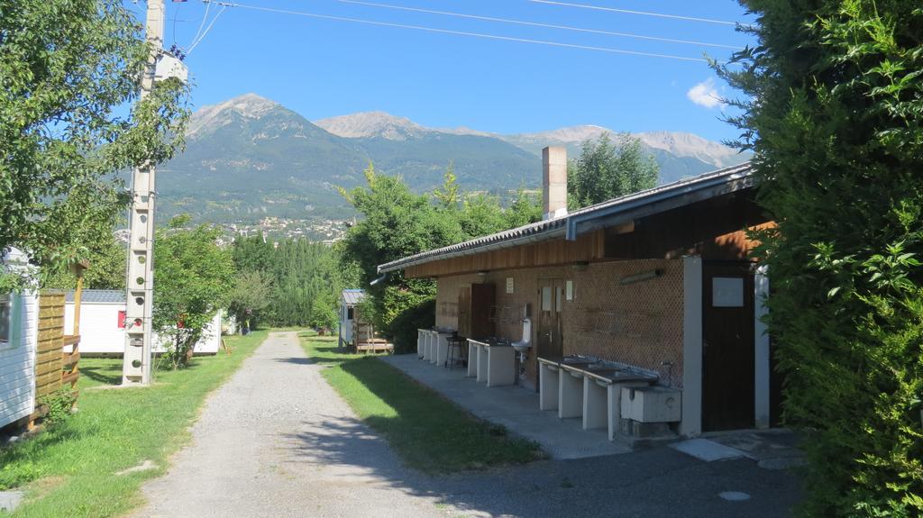 Hotel Camping La Tour Embrun Zewnętrze zdjęcie